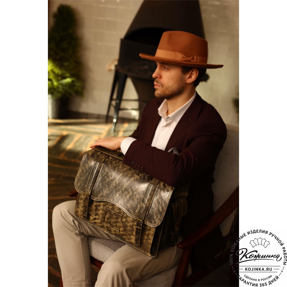 Кожаный портфель-кофр "Адъютант" (пепел глянец) 